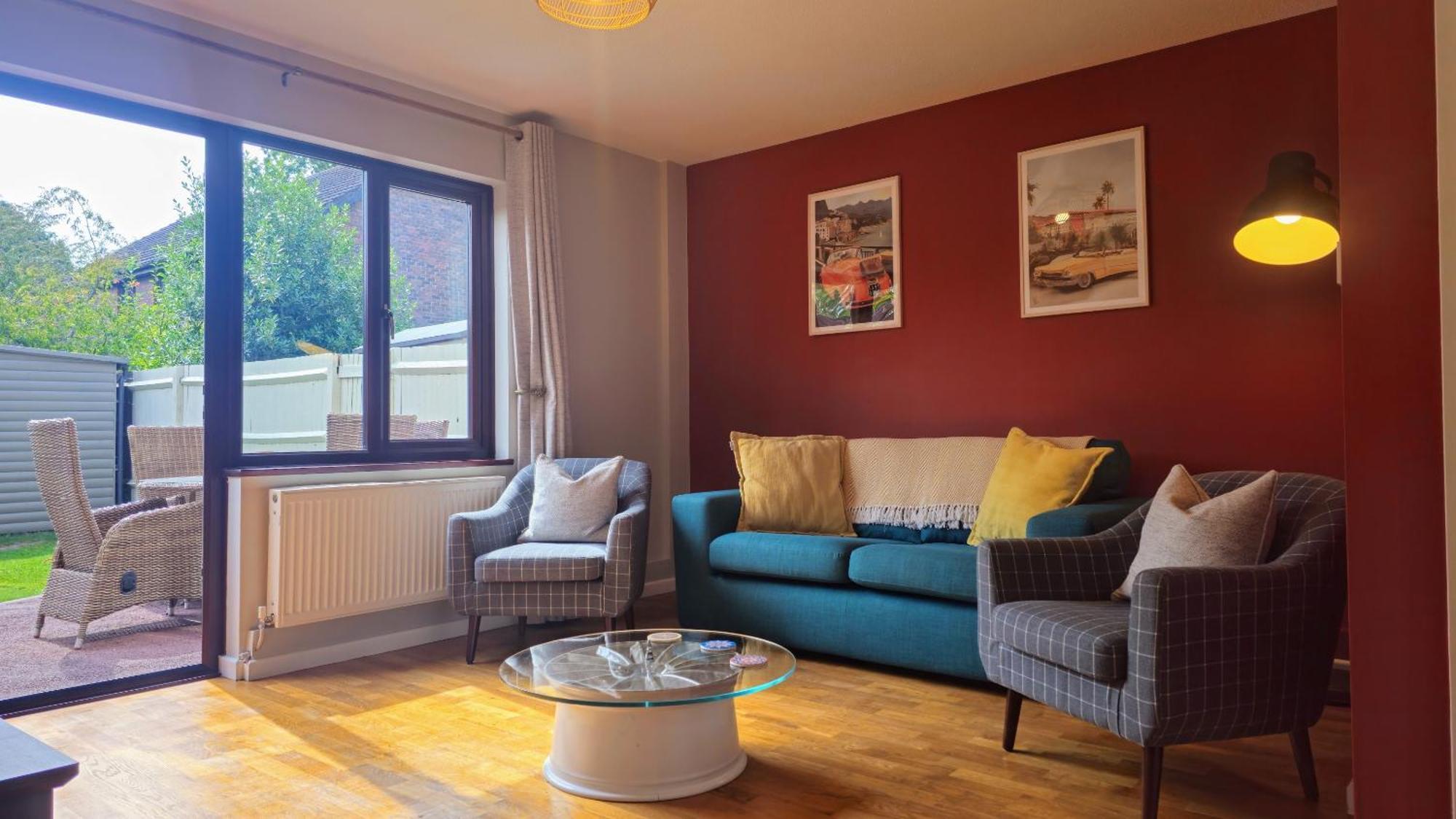 Grassmere - 3 Bed House With Private Garden Horley Dış mekan fotoğraf